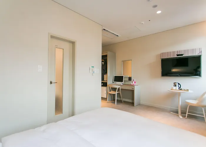 H Avenue Idae Shinchon 3*