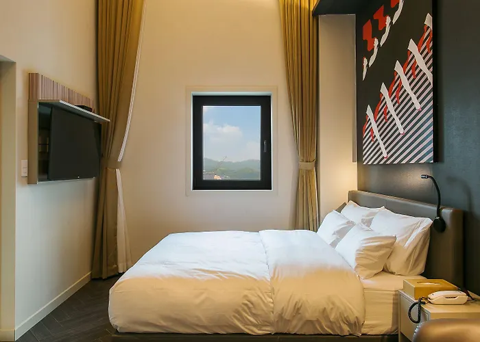 H Avenue Idae Shinchon Hotel