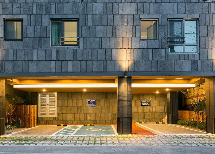 Hotel H Avenue Idae Shinchon