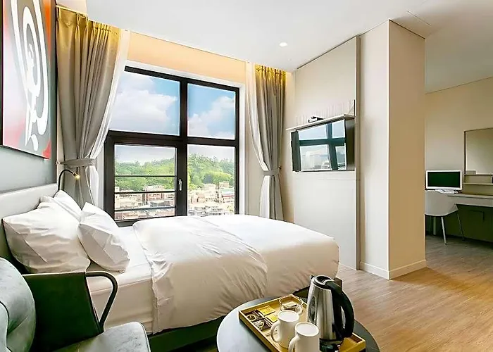 H Avenue Idae Shinchon Hotel