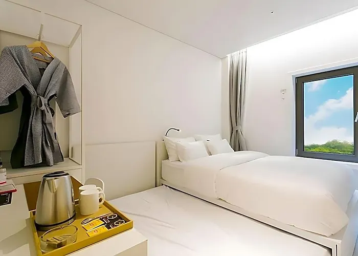 H Avenue Idae Shinchon 3*
