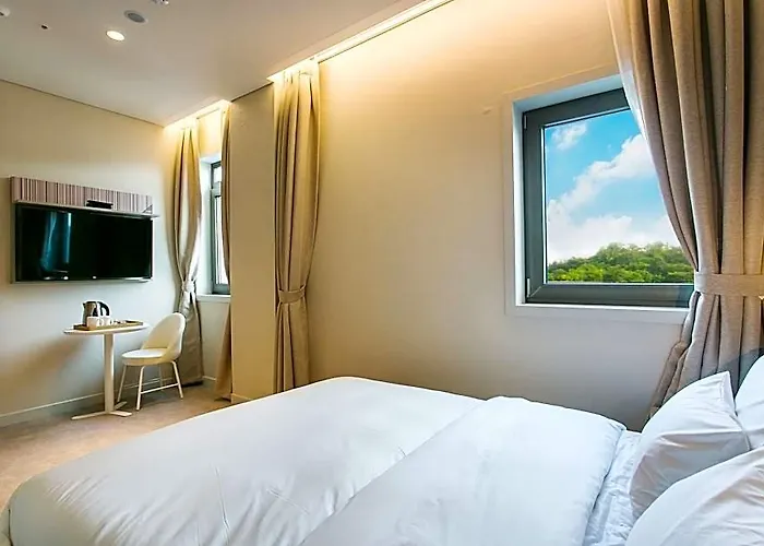 H Avenue Idae Shinchon Hotel 3*
